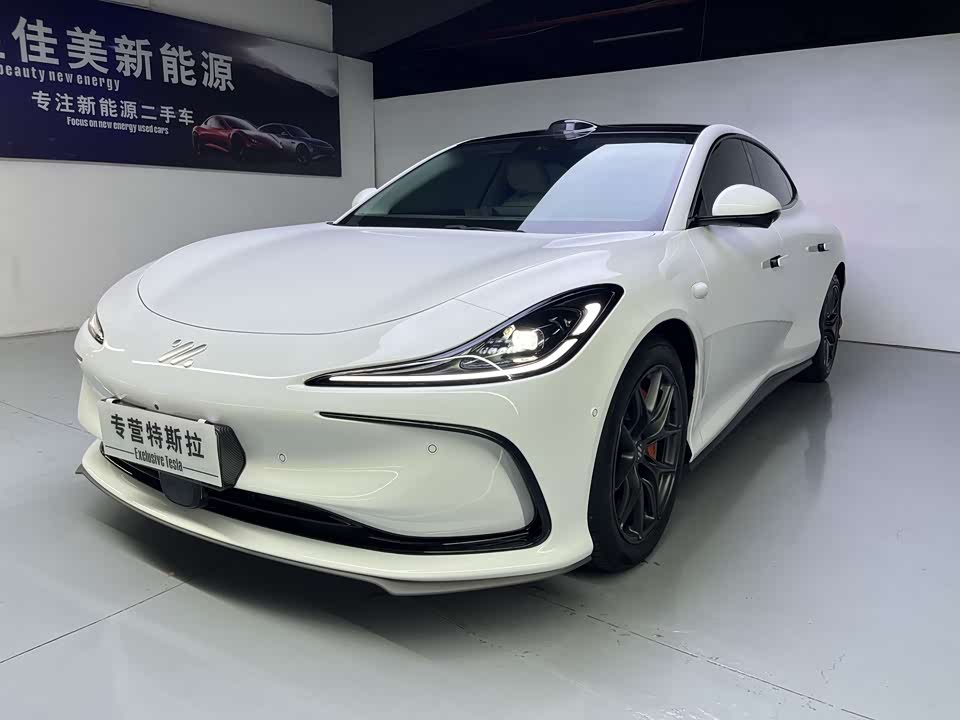 IM Motors Zhiji L6 IM Motors Zhiji L6
