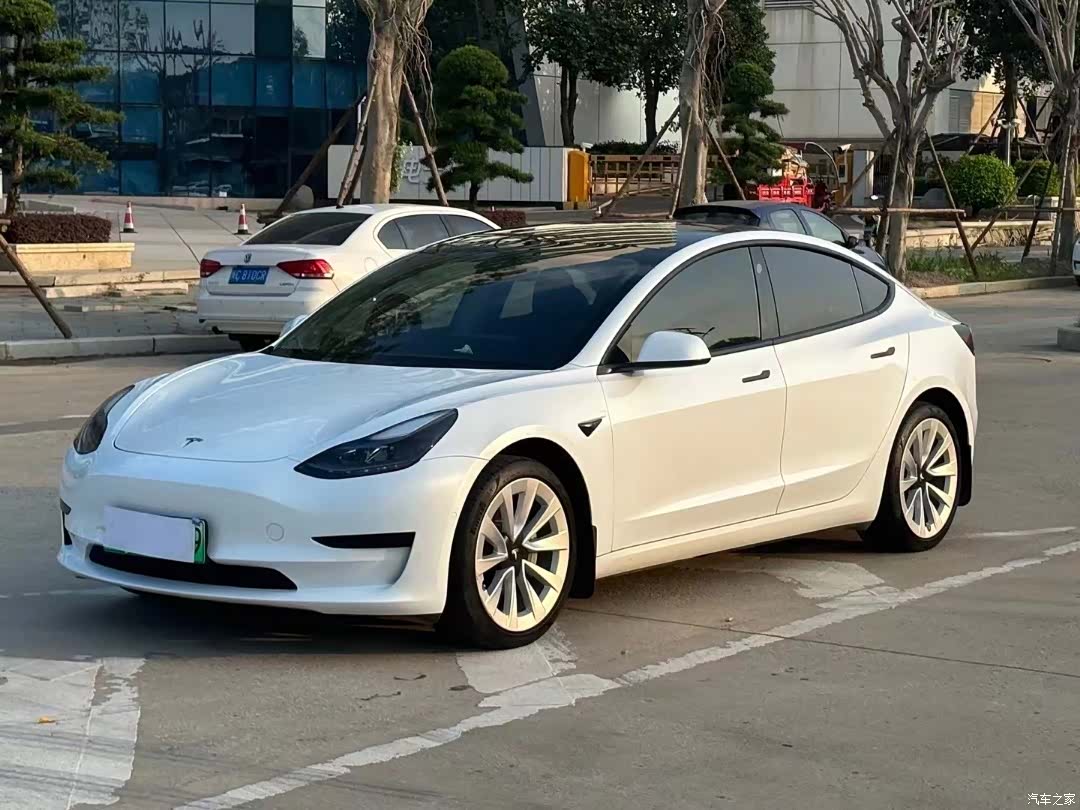 Tesla Model 3, 2022 1