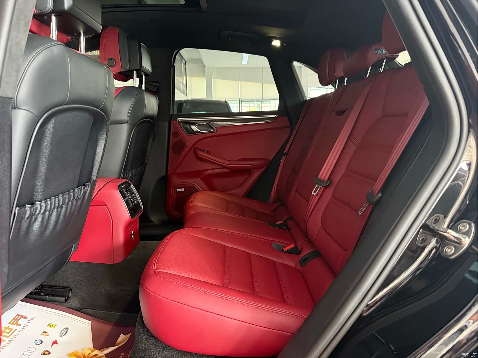 Porsche Macan, 2023 12