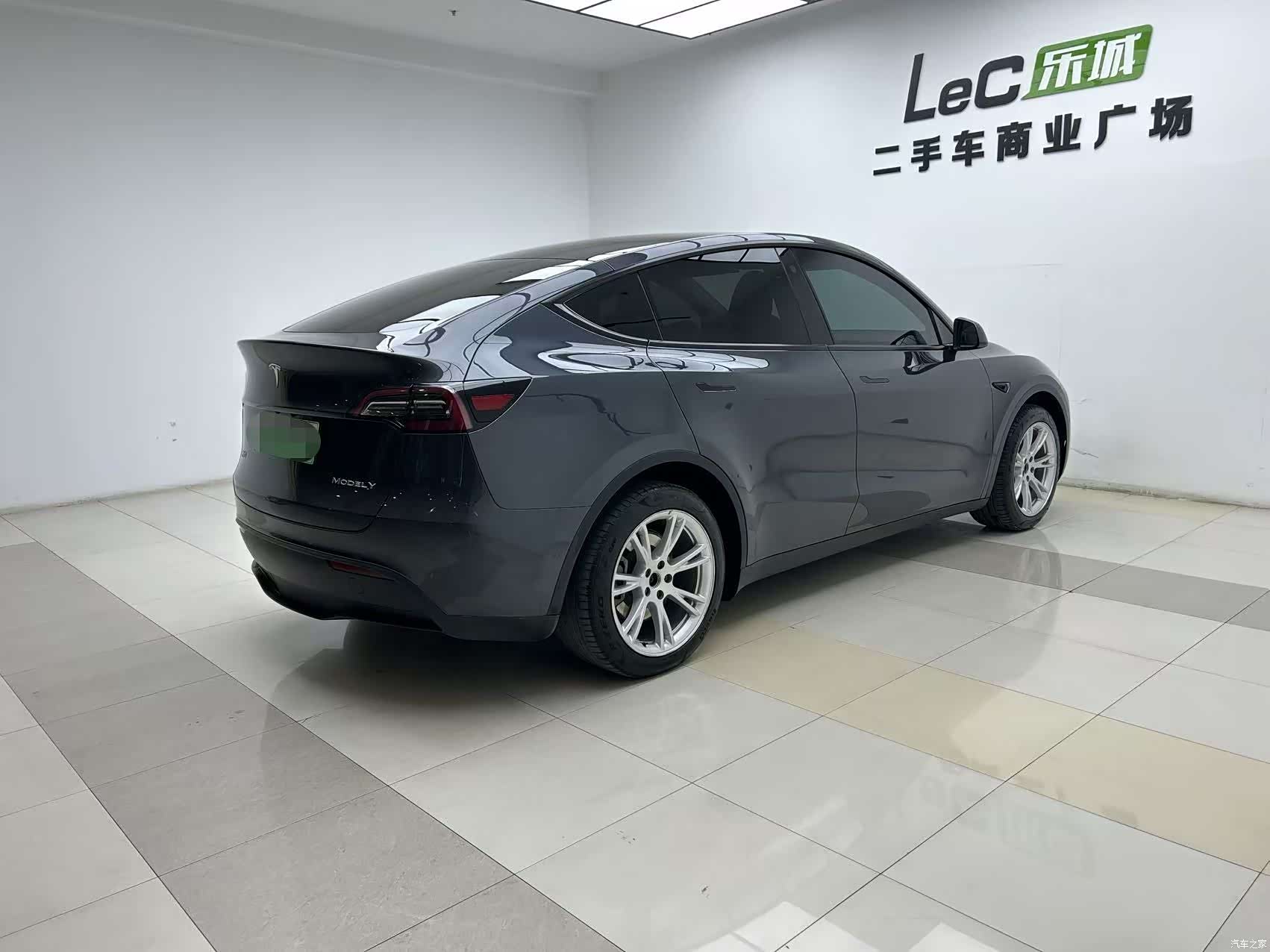 Tesla Model Y, 2022 4