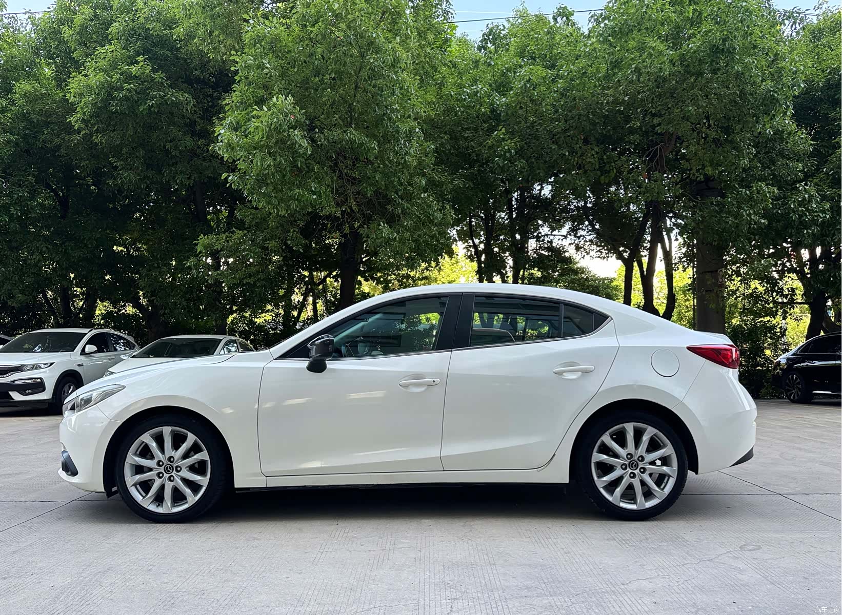 Mazda Mazda3, 2015 12