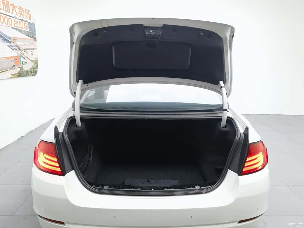 BMW 5 Series, 2011 16