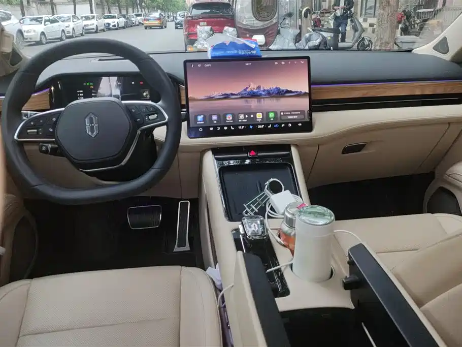 AITO Ask the world M5