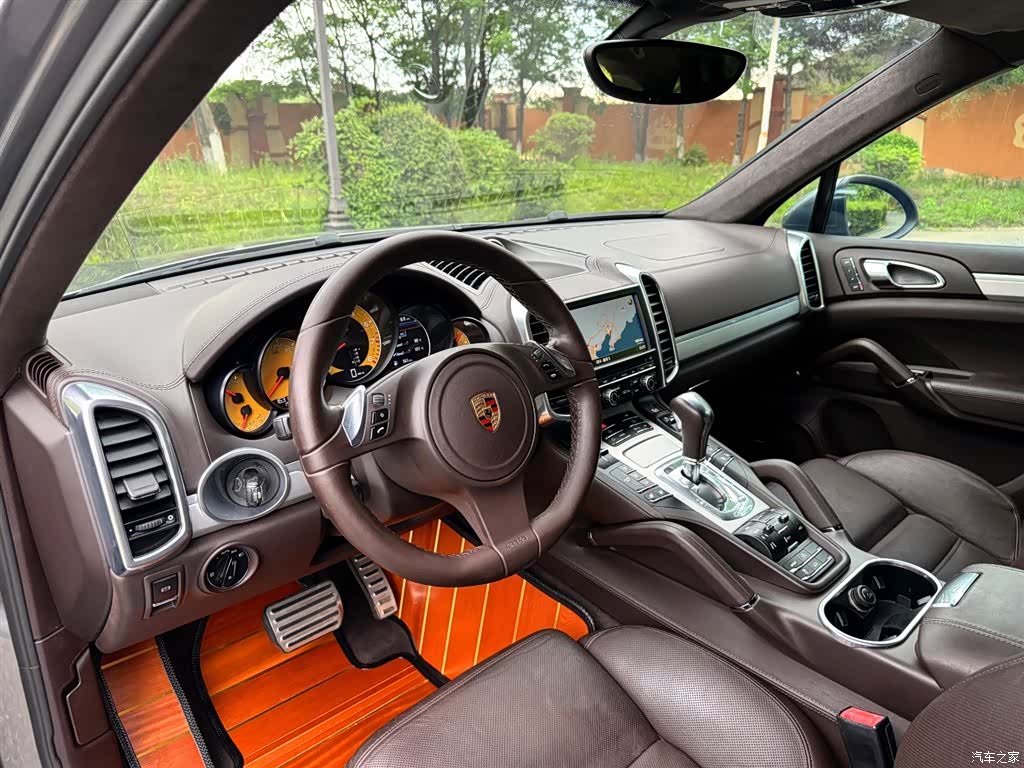Porsche Cayenne, 2011 6