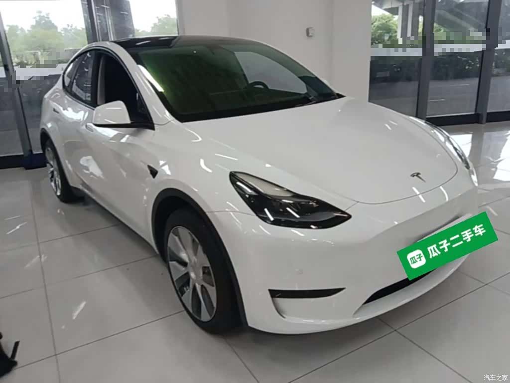 Tesla Model Y, 2022 4