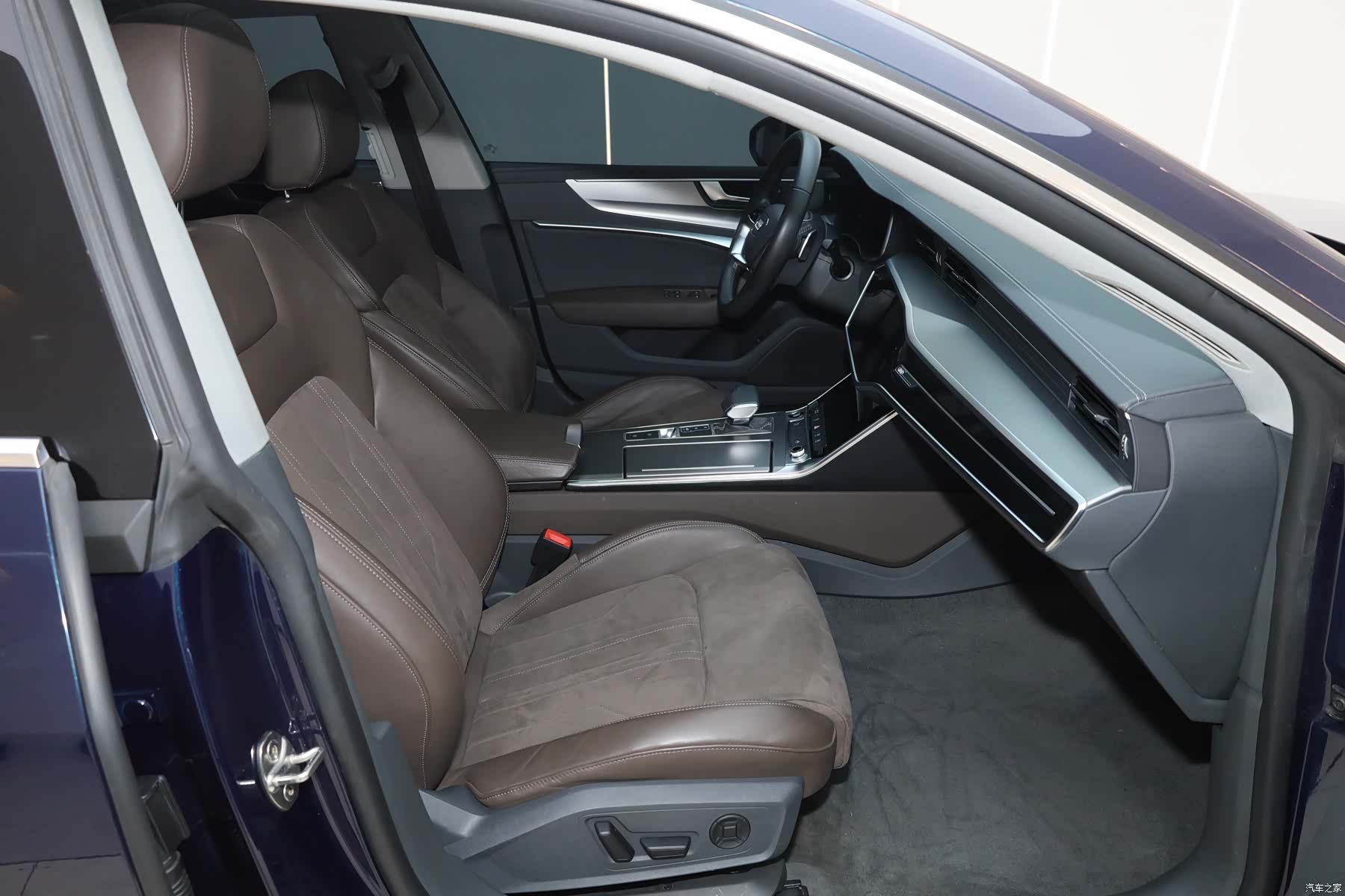 Audi A7L, 2024 32