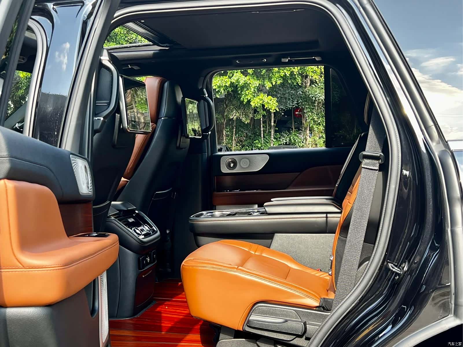 Lincoln Navigator, 2020 16