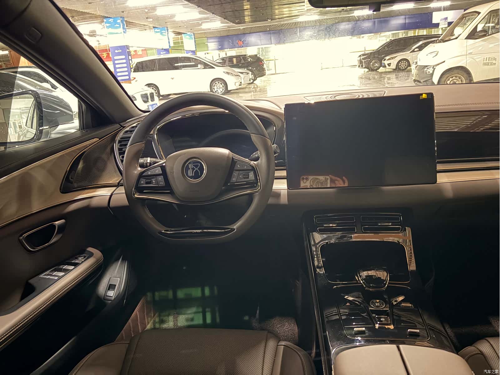 BYD Han, 2023 10