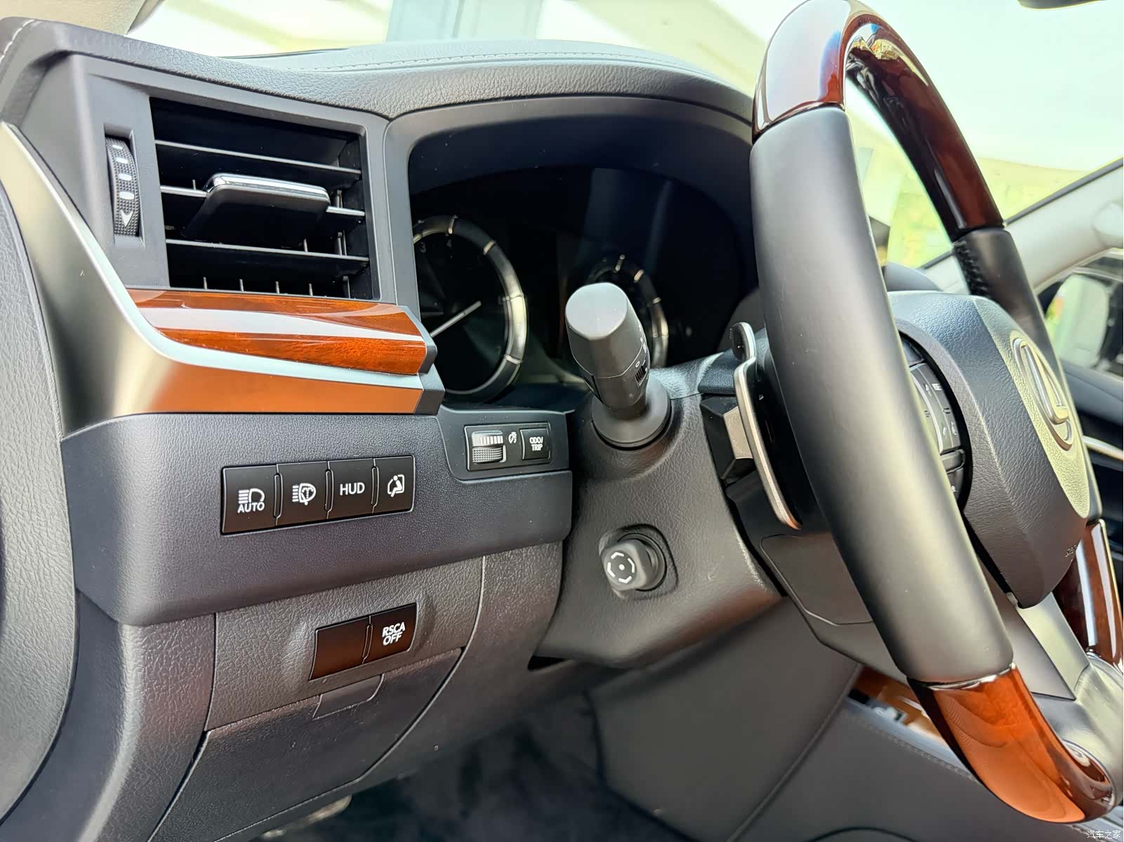 Lexus LX, 2017 12