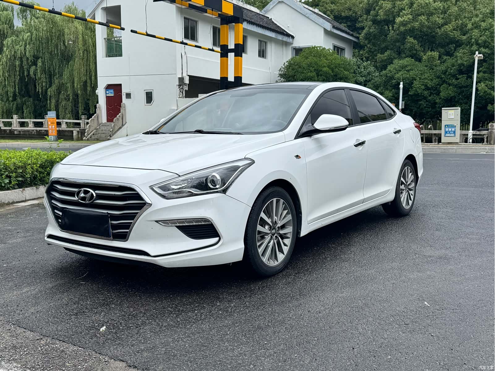 Hyundai DLX, 2020 3