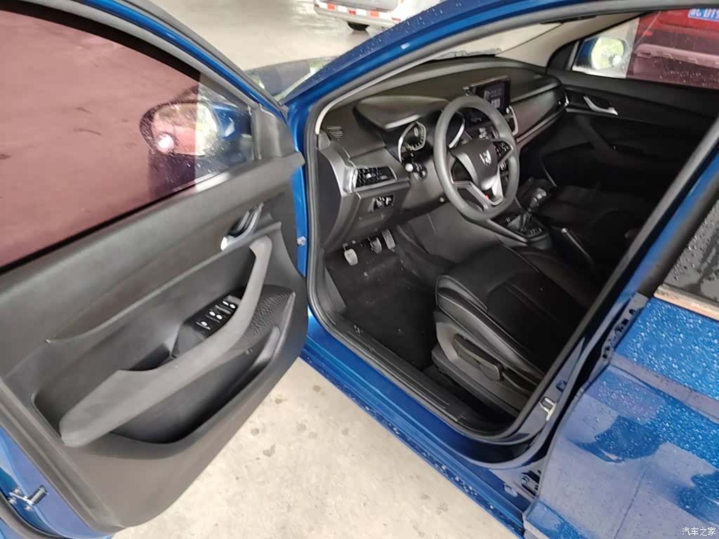 Wuling 360, 2018 16