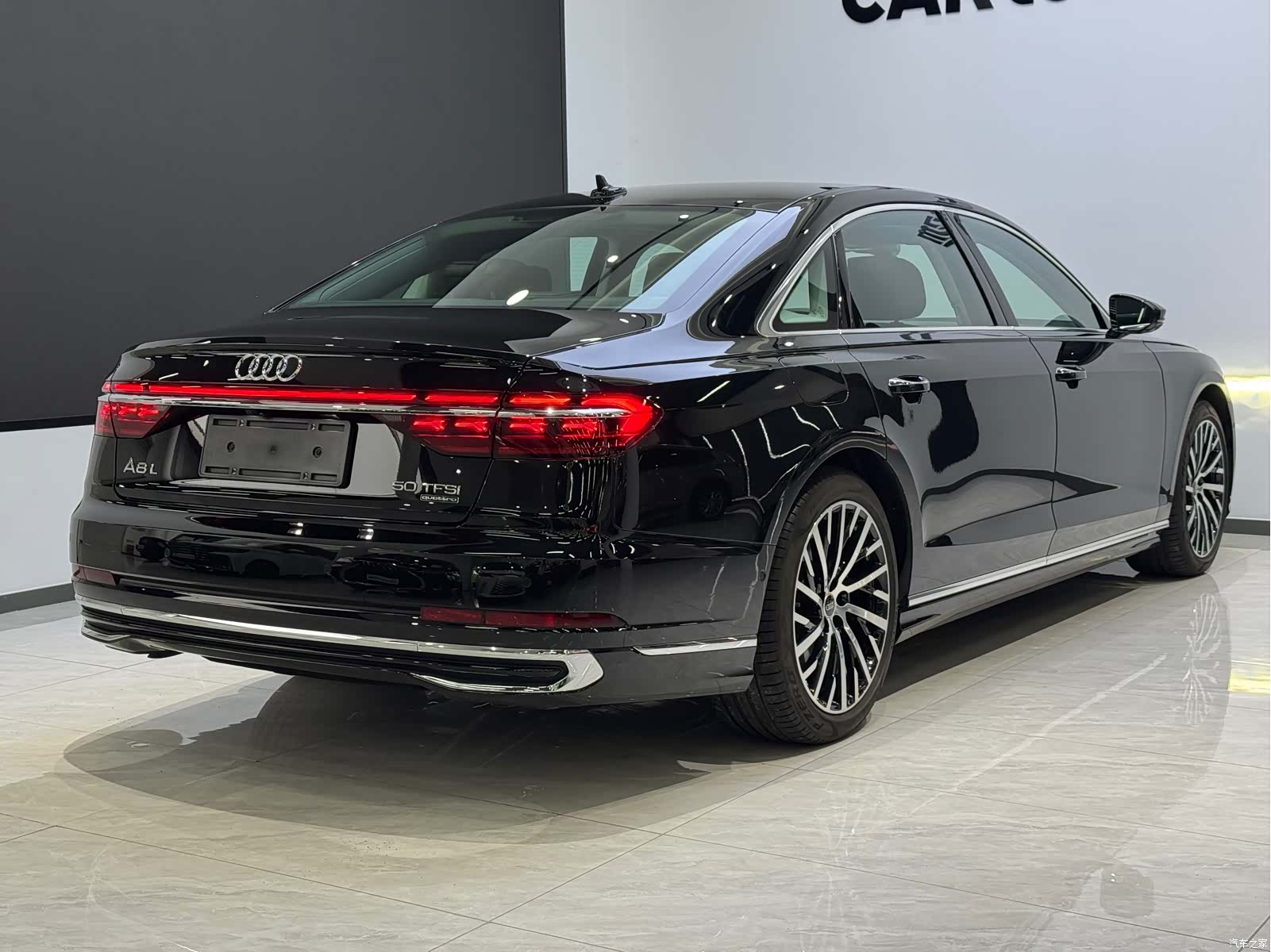 Audi A8L, 2023 все фото