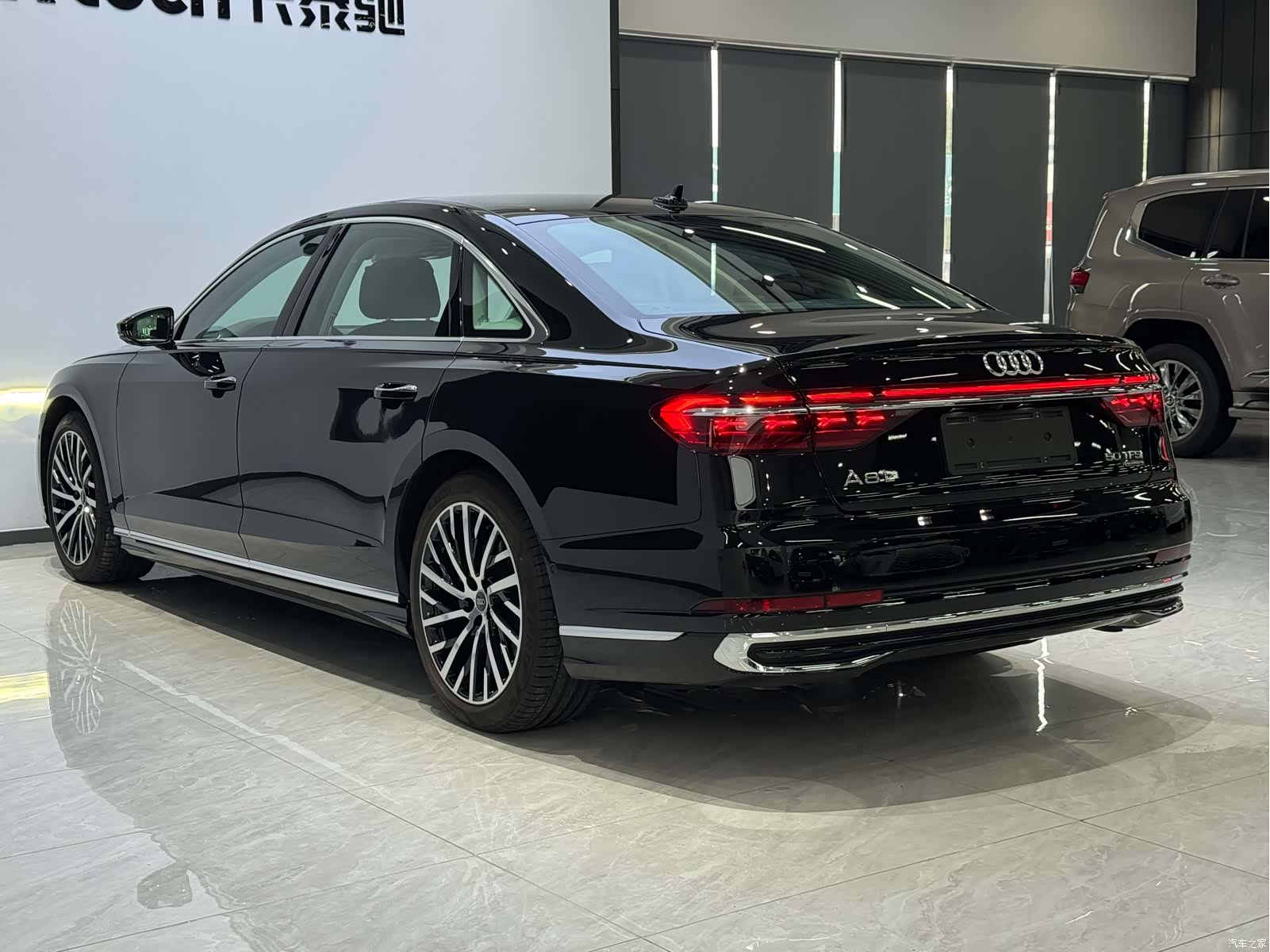 Audi A8L, 2023 6