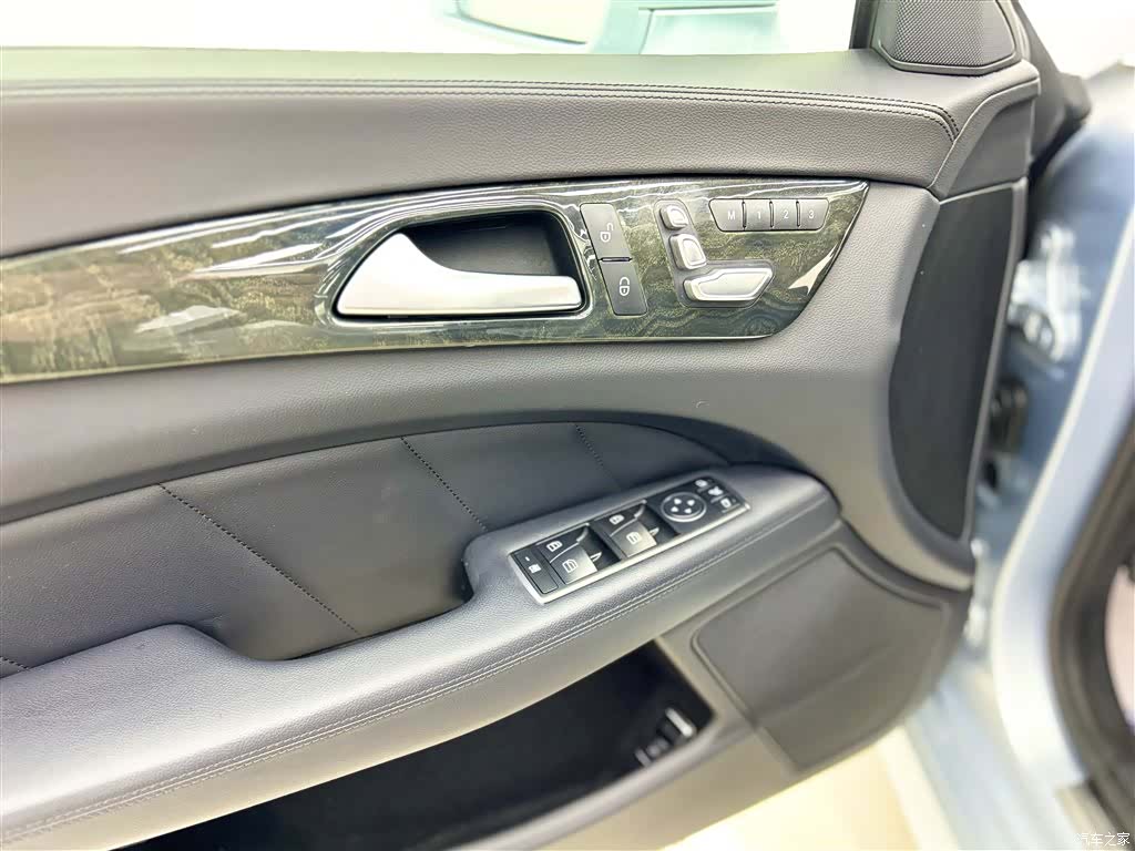 Mercedes-Benz CLS, 2015 9