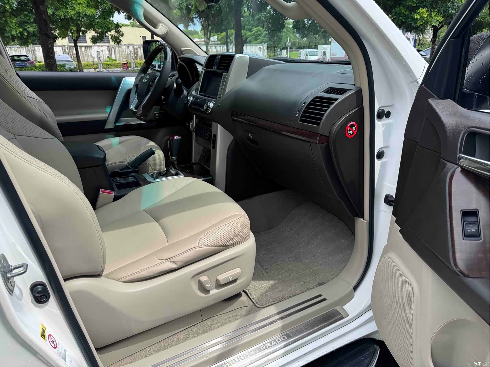 Toyota Prado, 2011 11