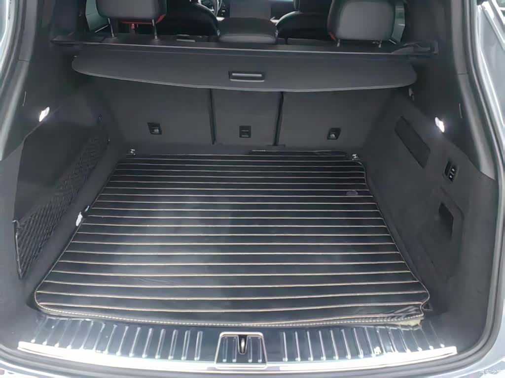 Porsche Cayenne, 2025 10