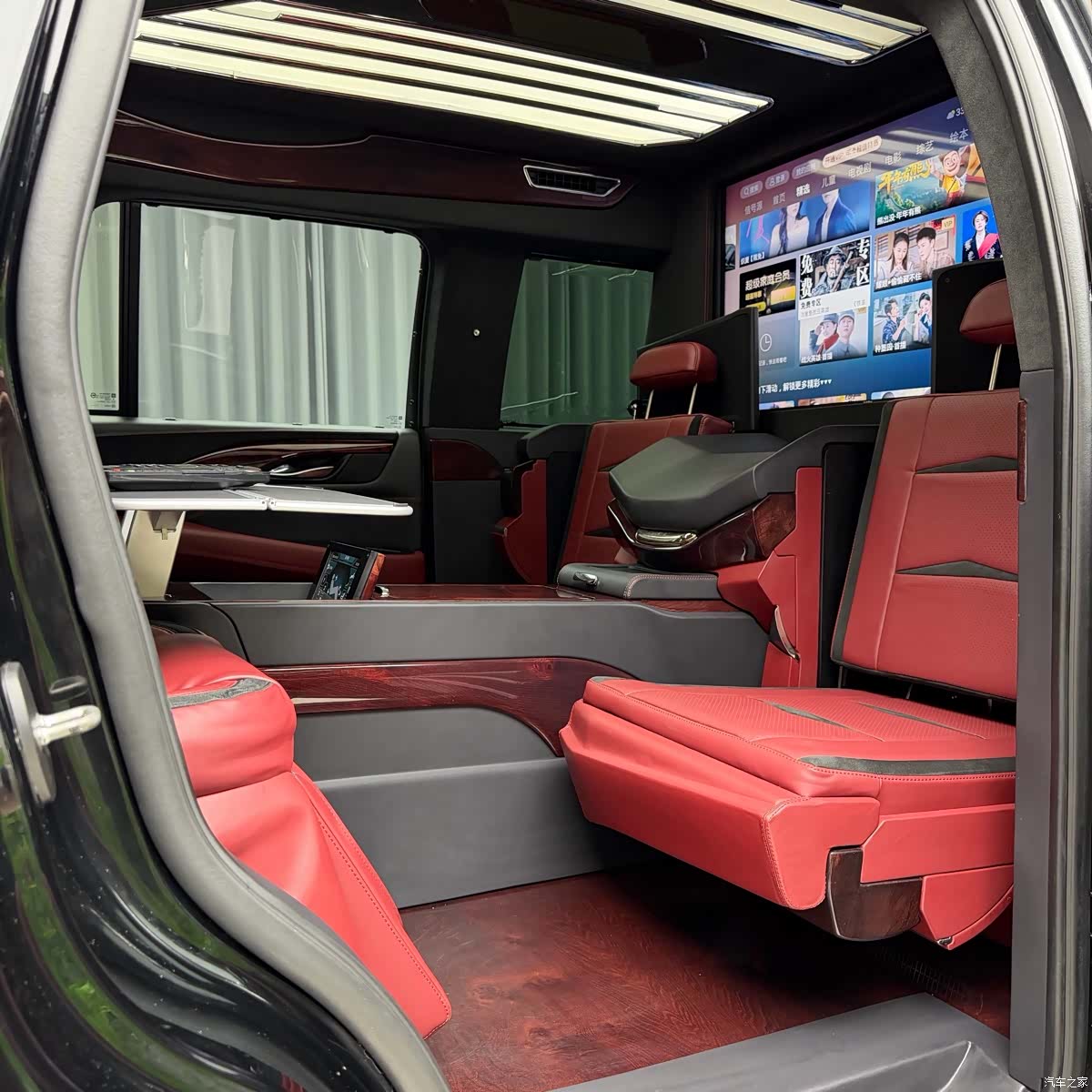 Cadillac Escalade, 2020 4