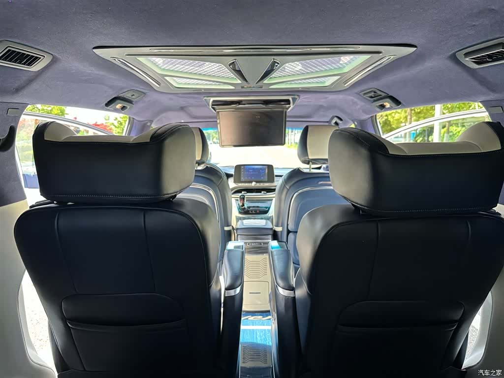 Buick GL8, 2021 10