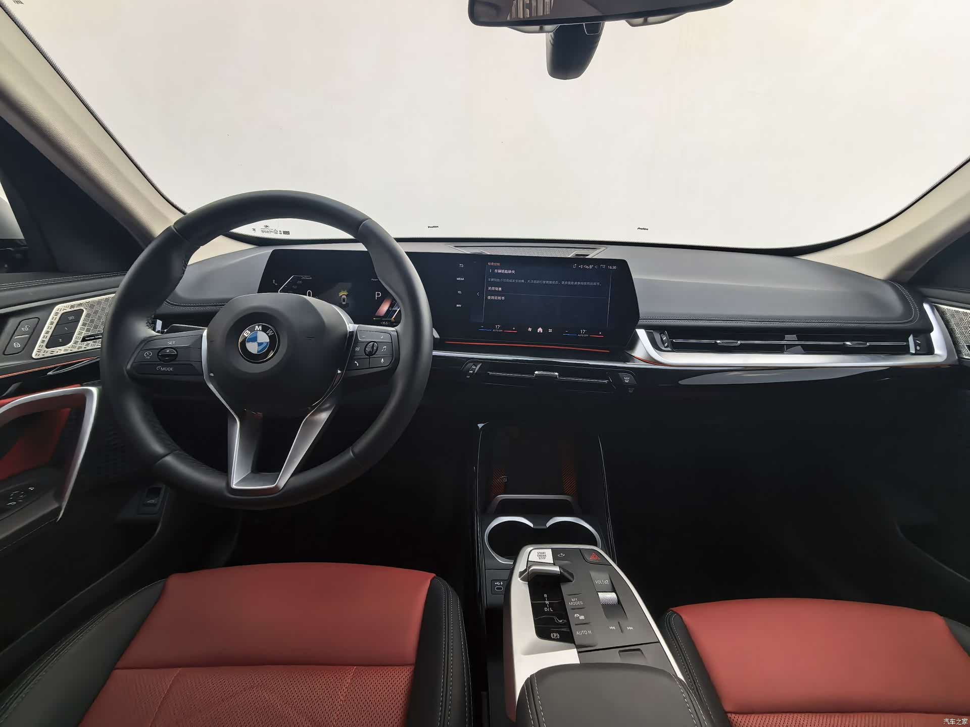 BMW X1, 2024 все фото