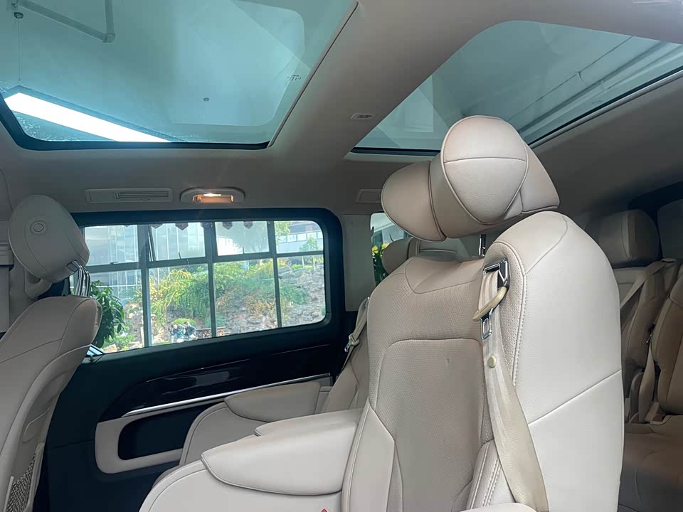 Mercedes-Benz V-class