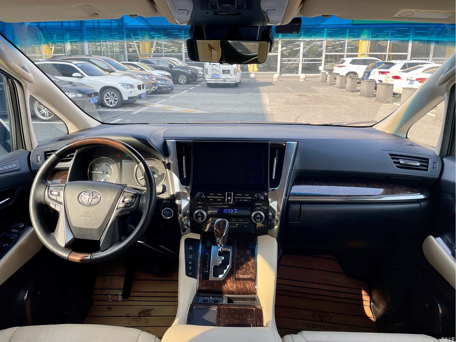 Toyota Alphard, 2020 9