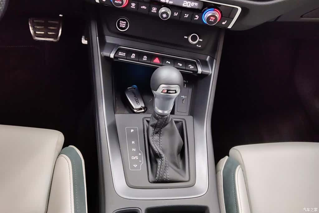 Audi Q3, 2023 16