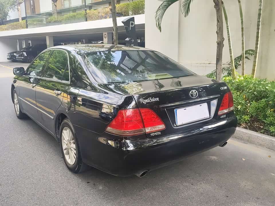 Toyota crown