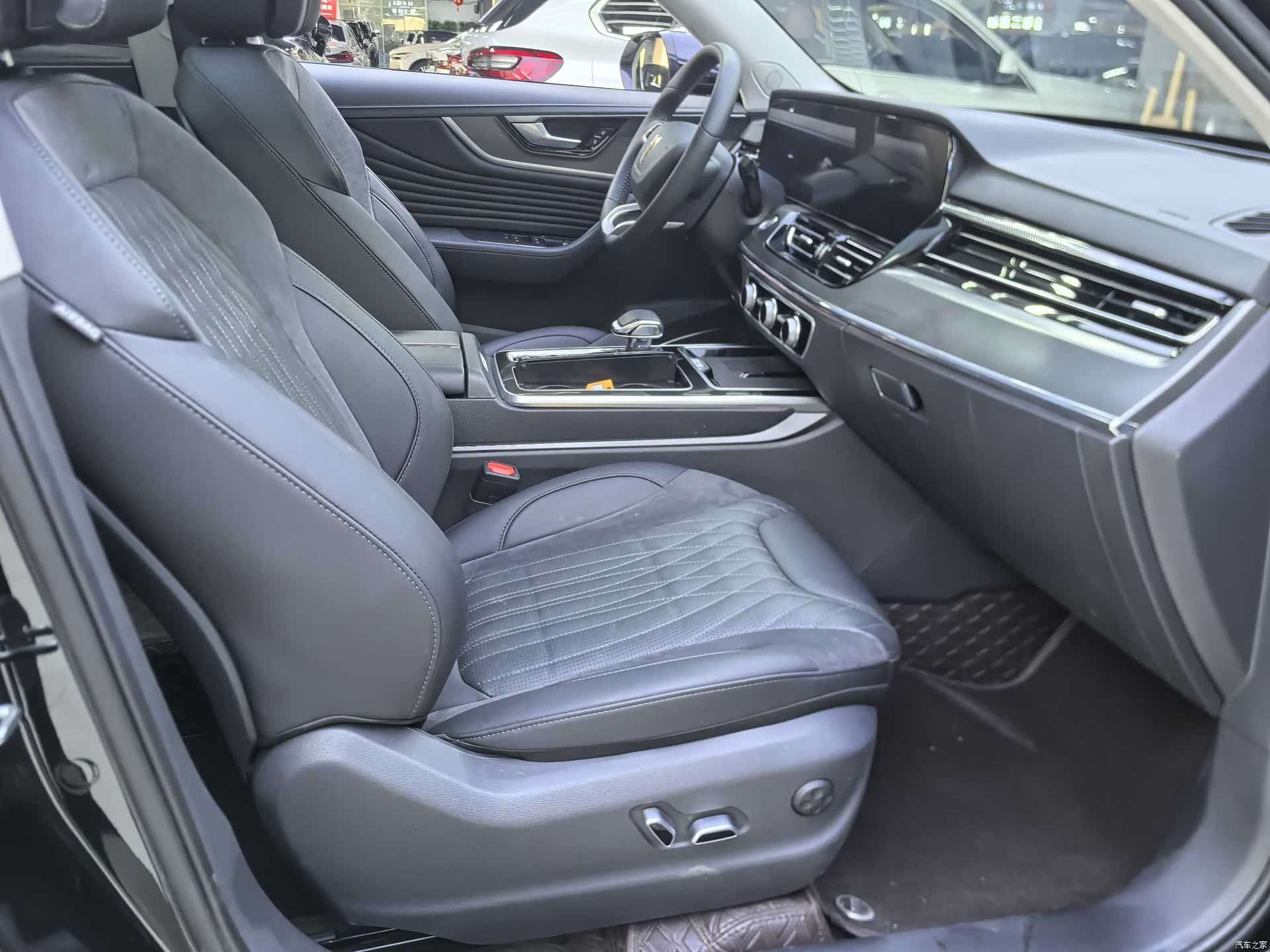Hongqi HS5, 2024 18