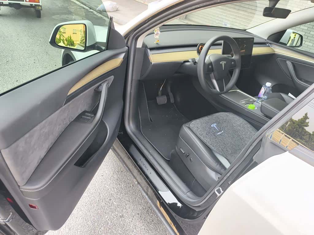 Tesla Model Y, 2022 12