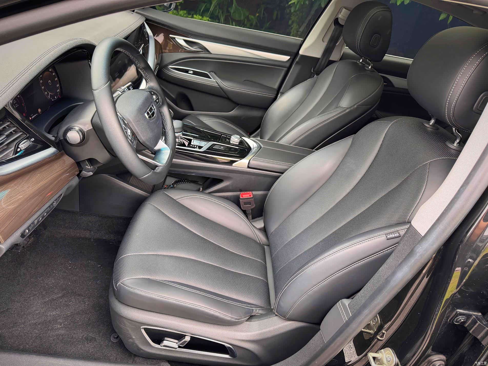 Geely +, 2022 10