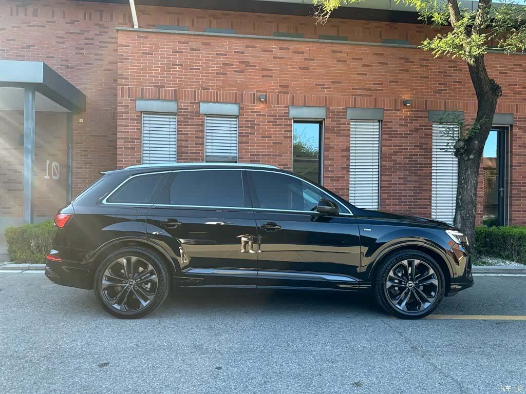 Audi Q7, 2026 13