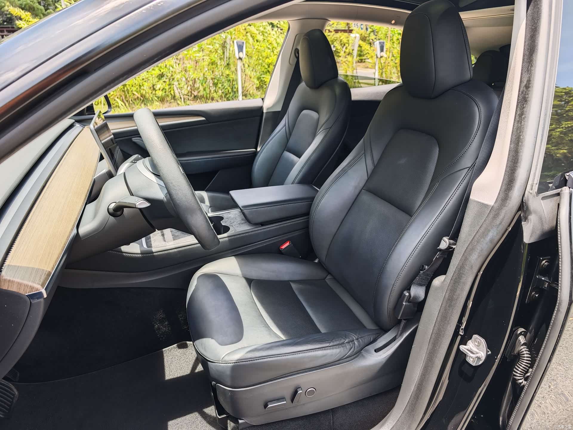 Tesla Model Y, 2023 12