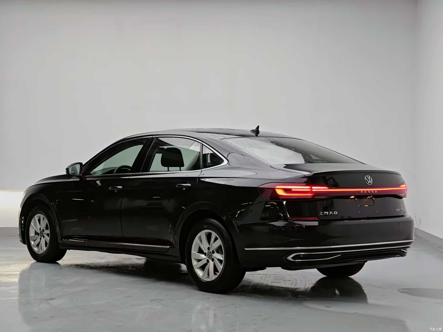 Volkswagen Passat, 2022 4