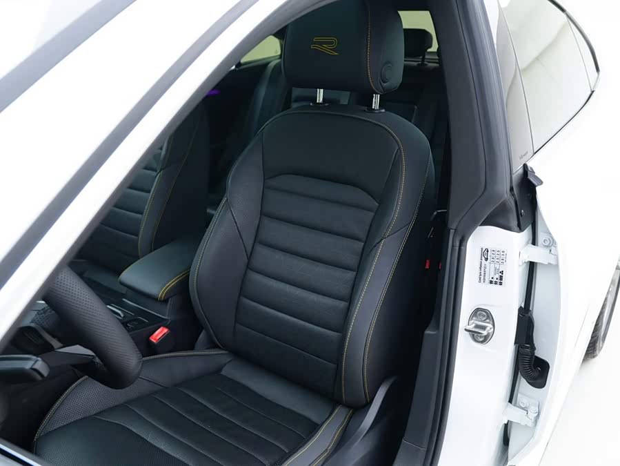 Volkswagen CC 2025, фото 14