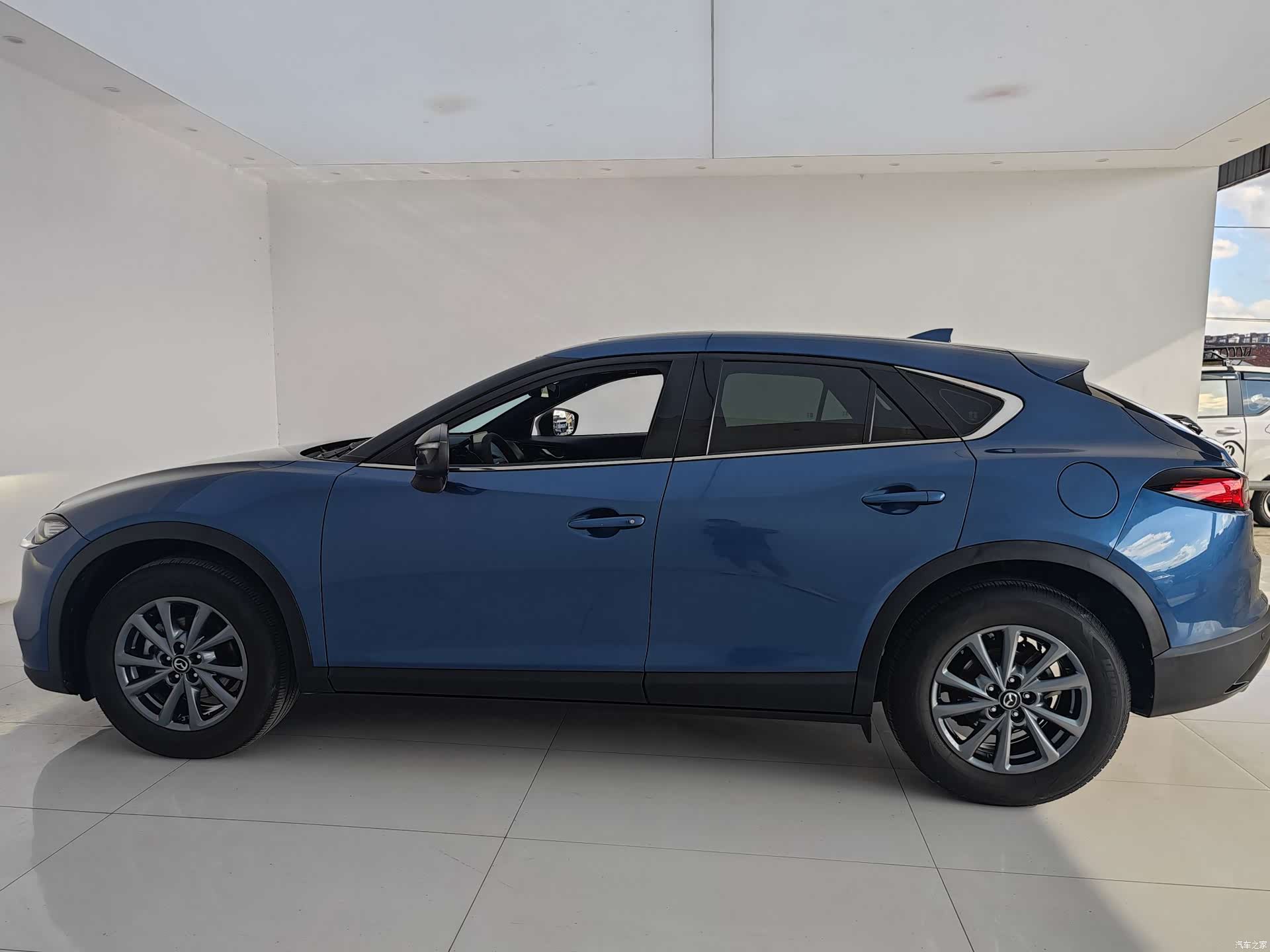 Mazda CX-4, 2022 26