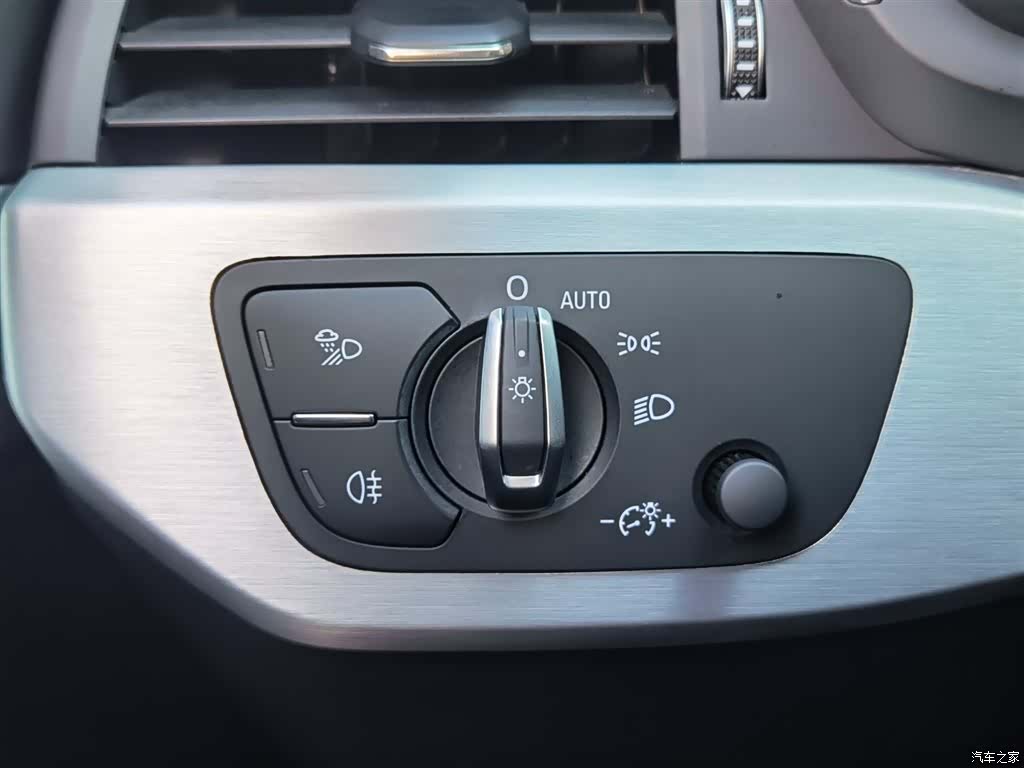 Audi A4L, 2020 14