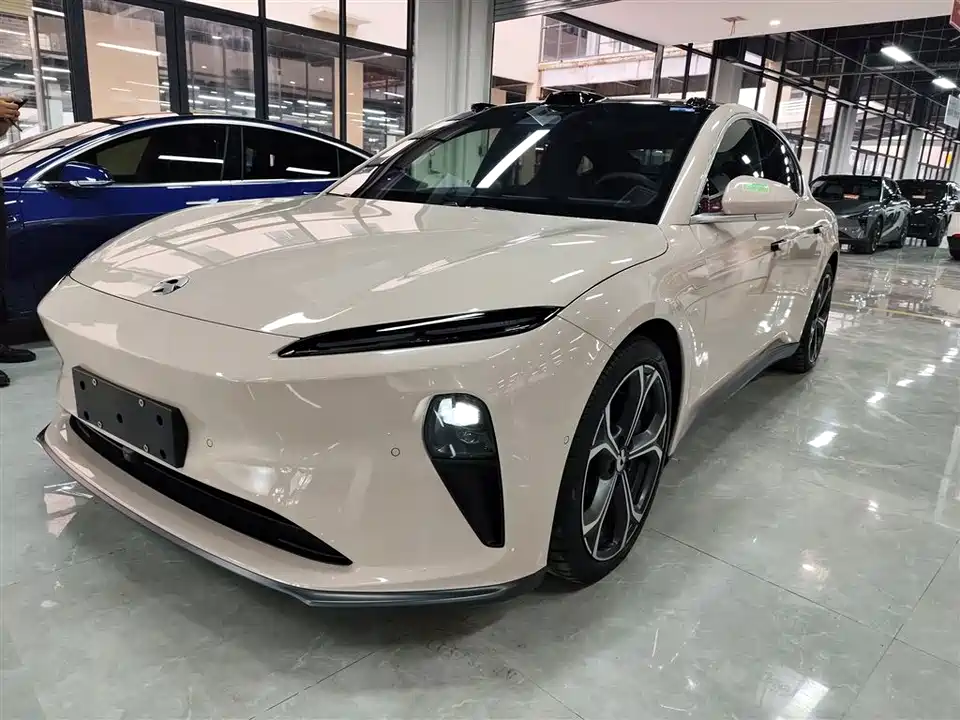 NIO ET5