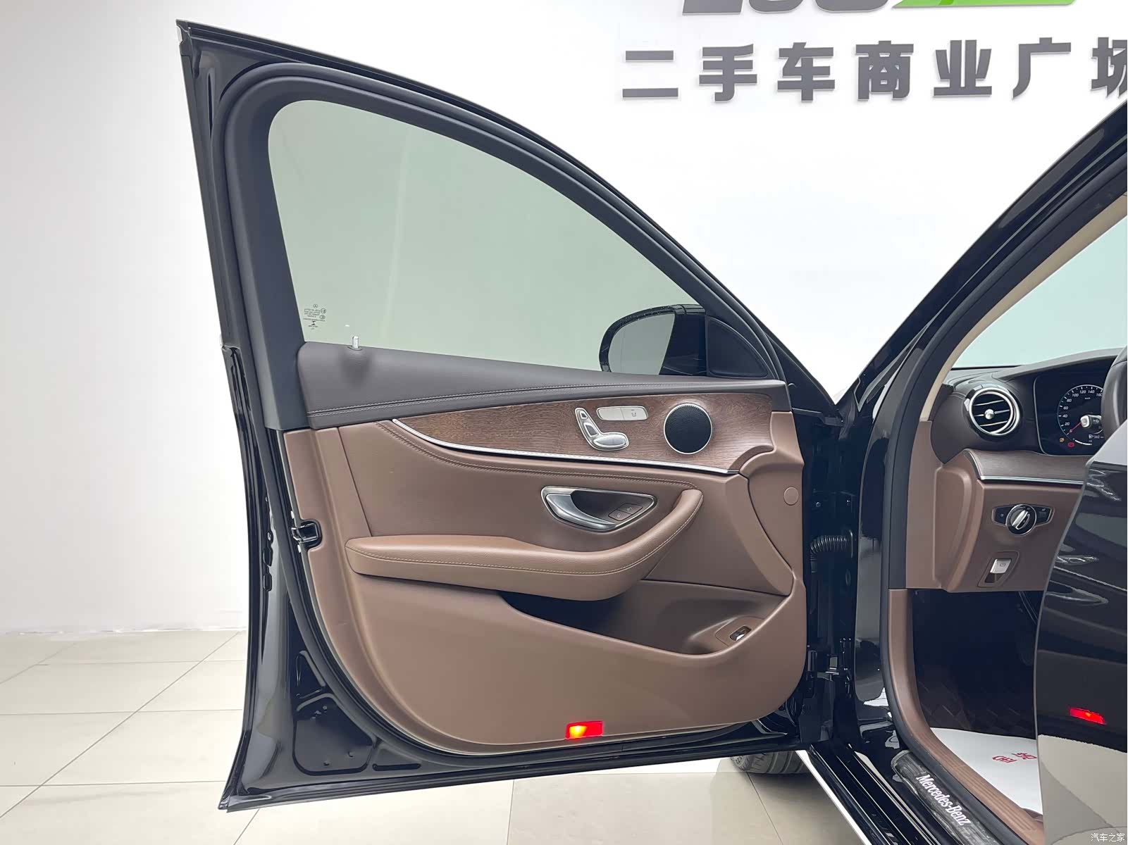 Mercedes-Benz E-Class, 2023 4