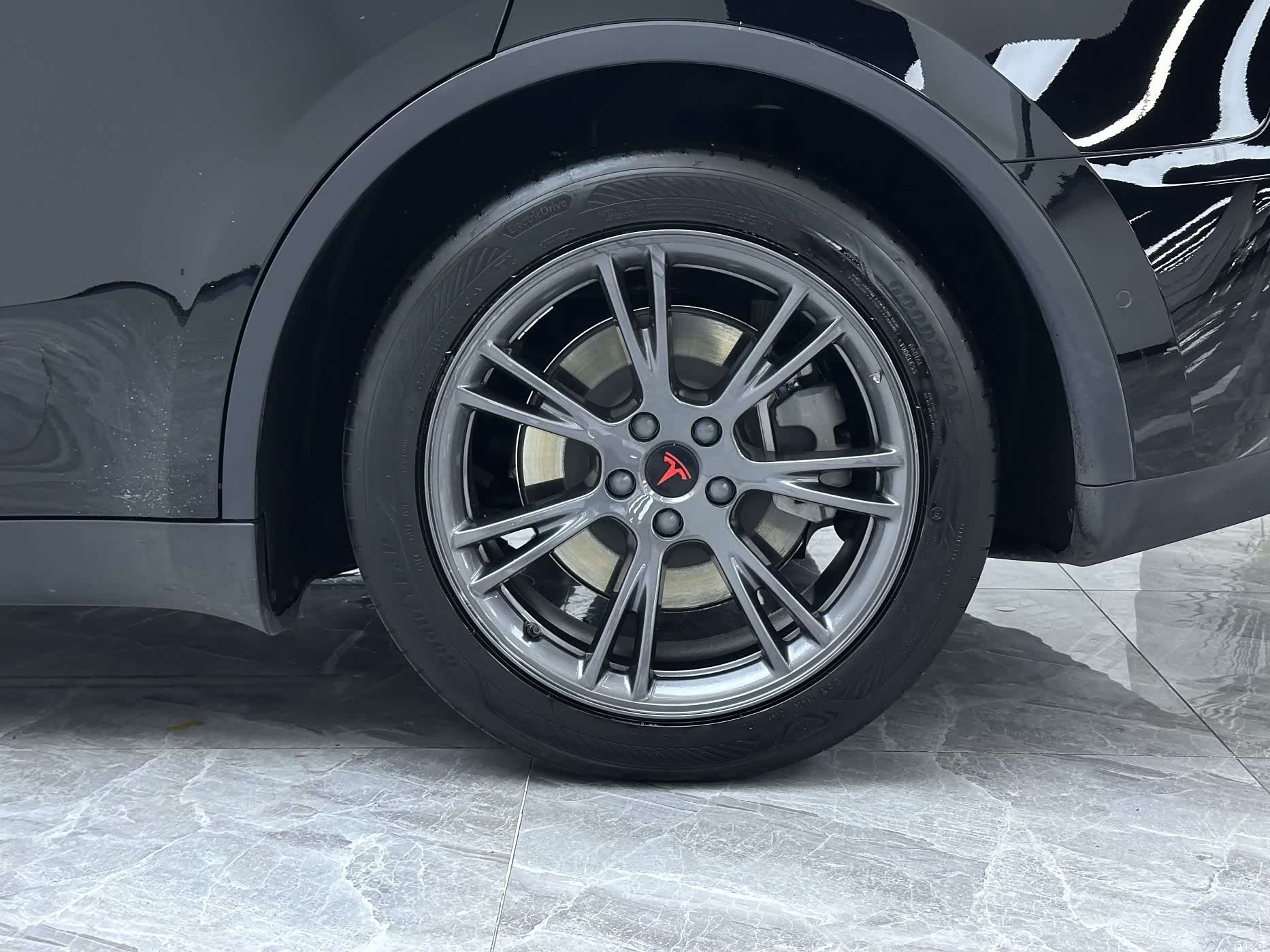 Tesla Model Y, 2023 13