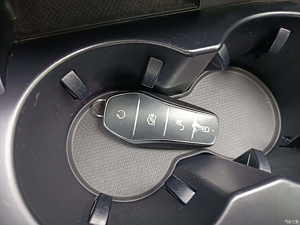 BYD Han, 2022 9