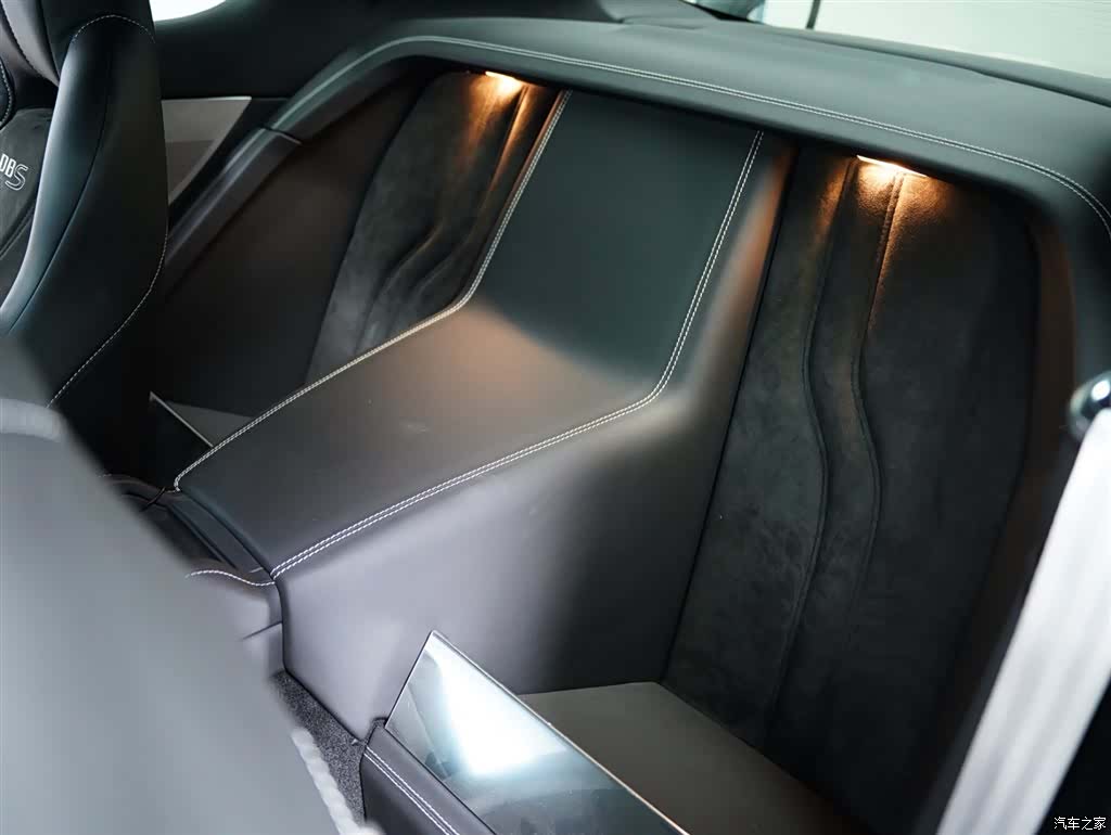 Aston Martin DBS, 2010 38