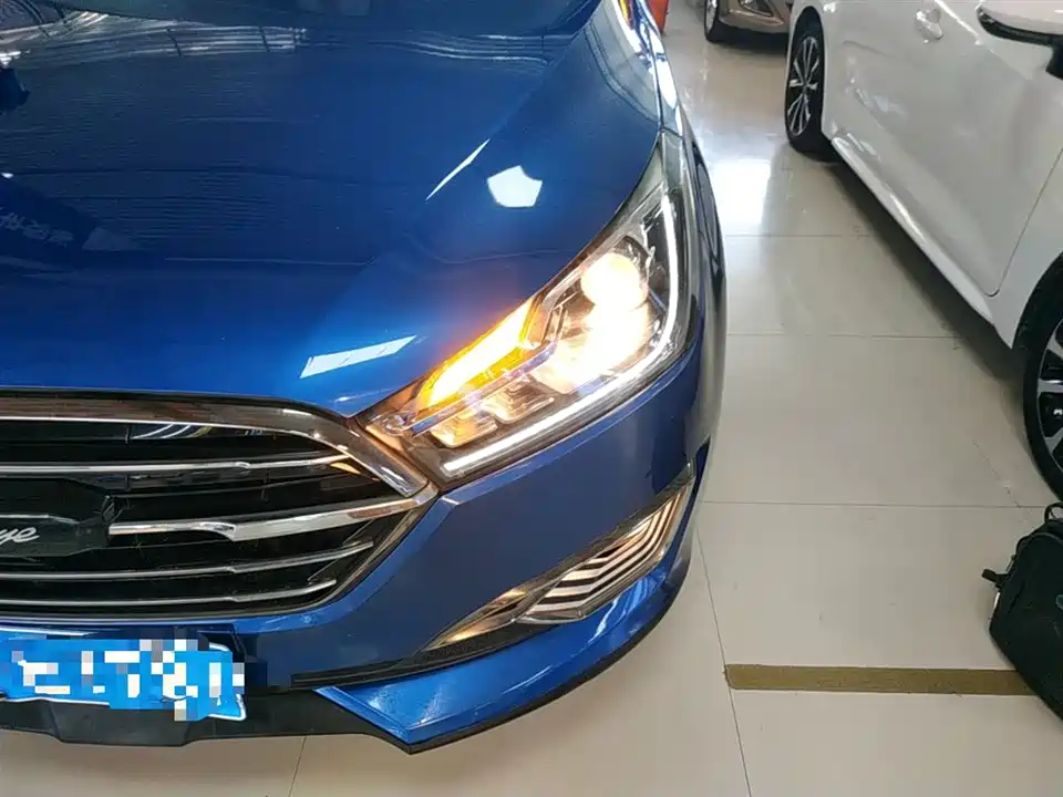 Zotye T300
