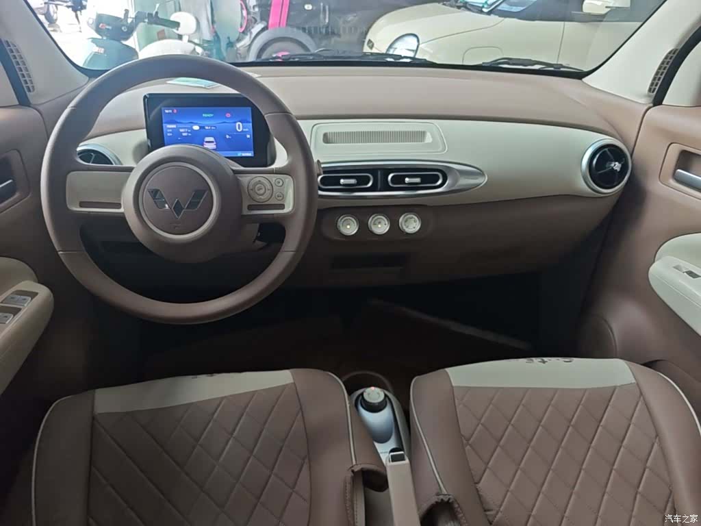 Wuling MINIEV, 2025 10