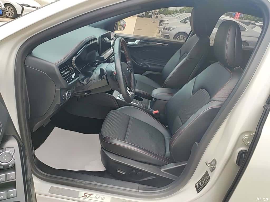 Ford Focus, 2021 15