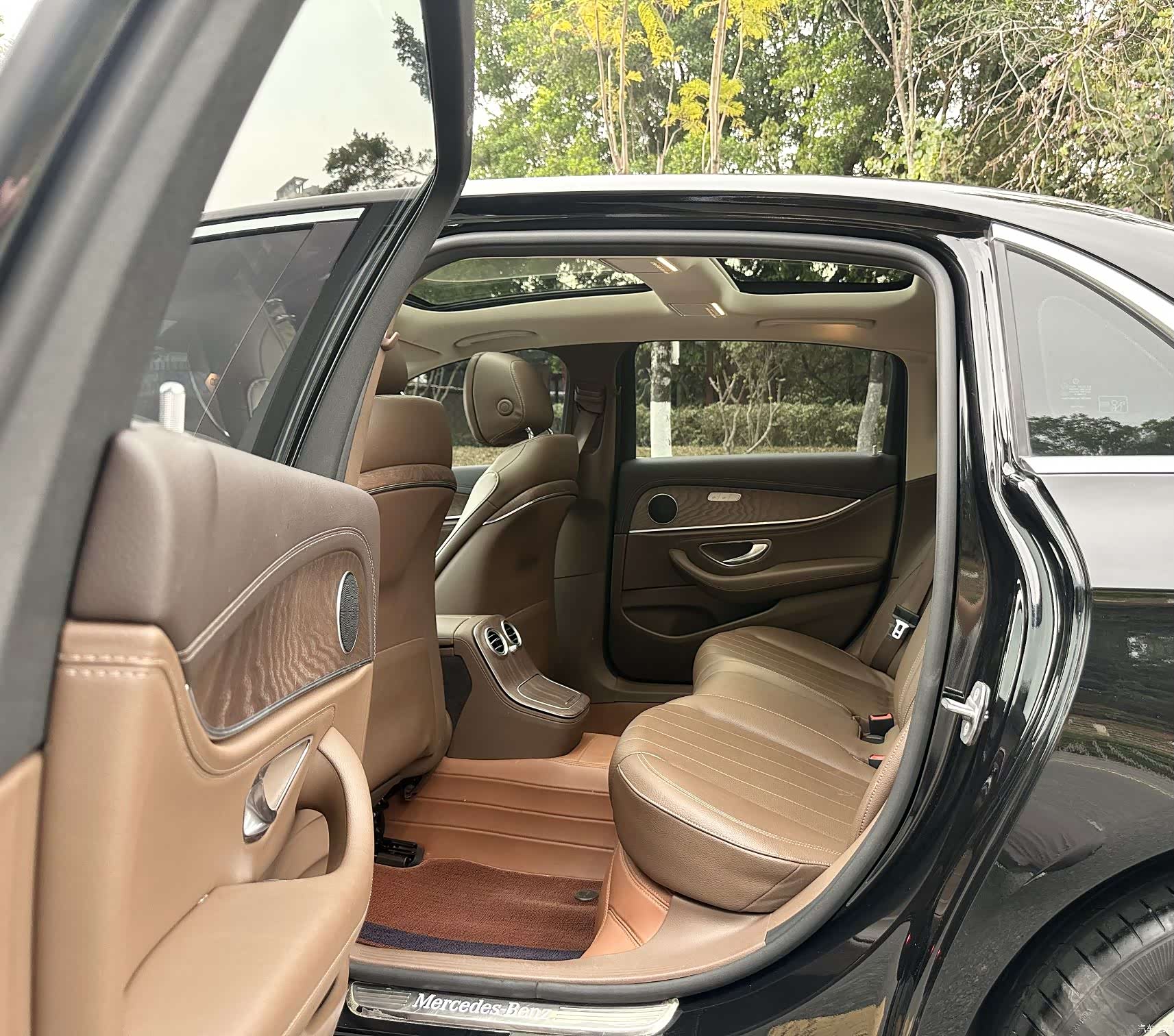 Mercedes-Benz E-Class, 2022 10