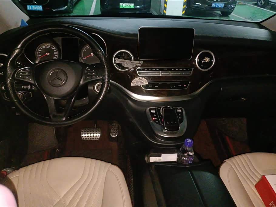 Mercedes-Benz V-class