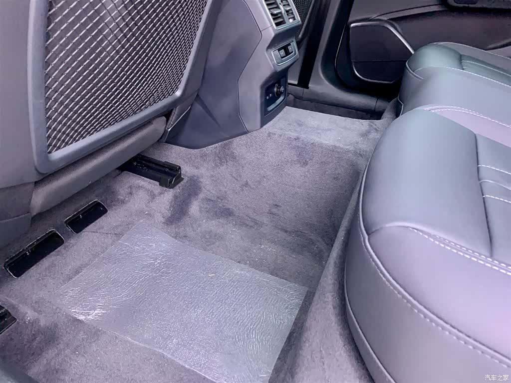 Audi Q5L, 2022 28