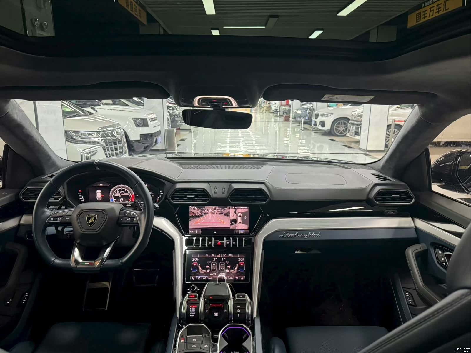 Lamborghini Urus, 2020 все фото
