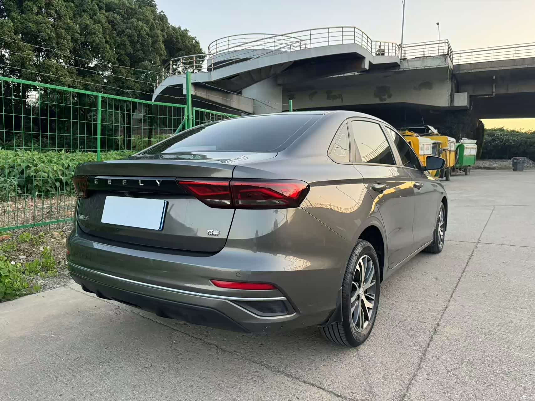 Geely Emgrand, 2023 14