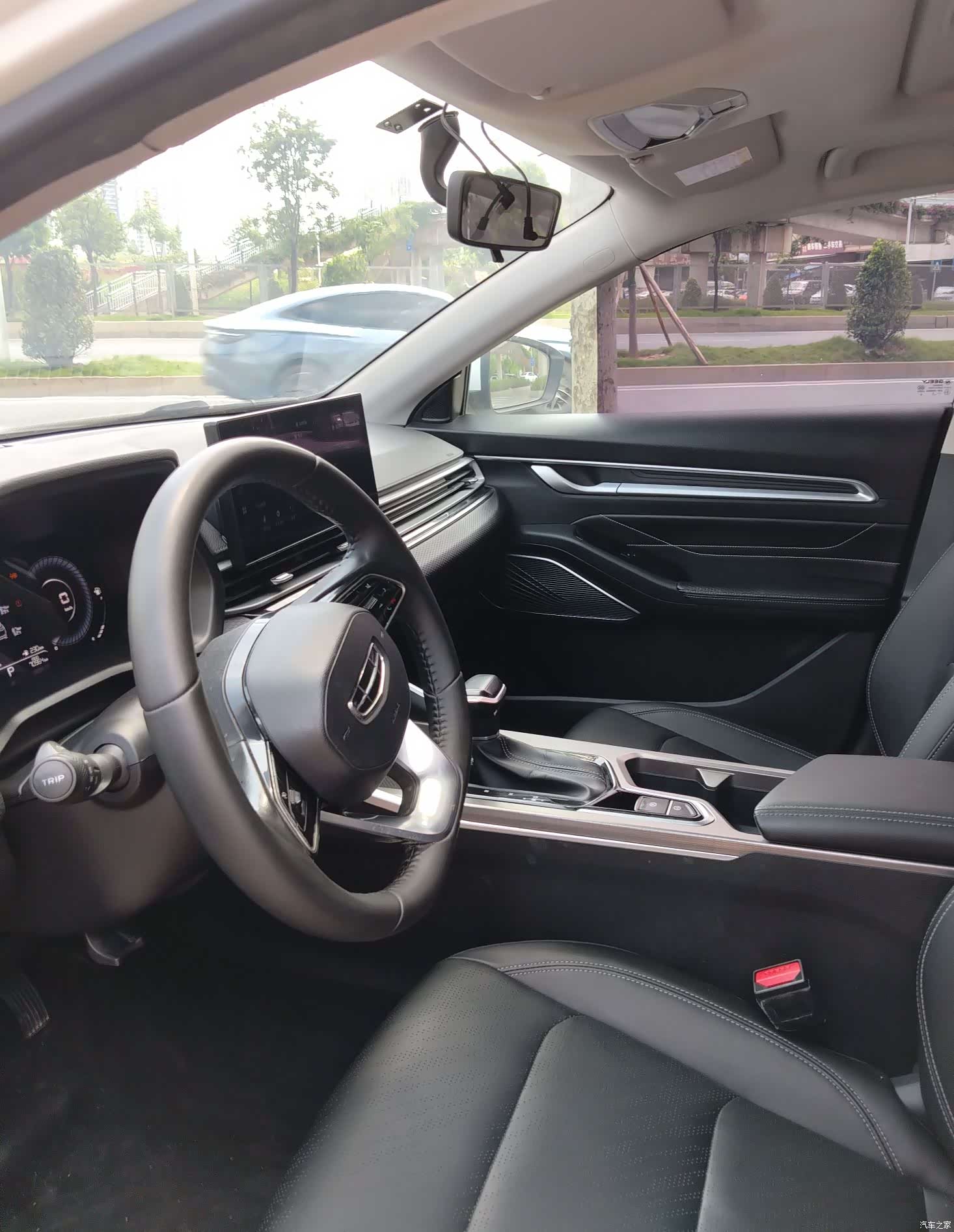 Geely Emgrand, 2023 9